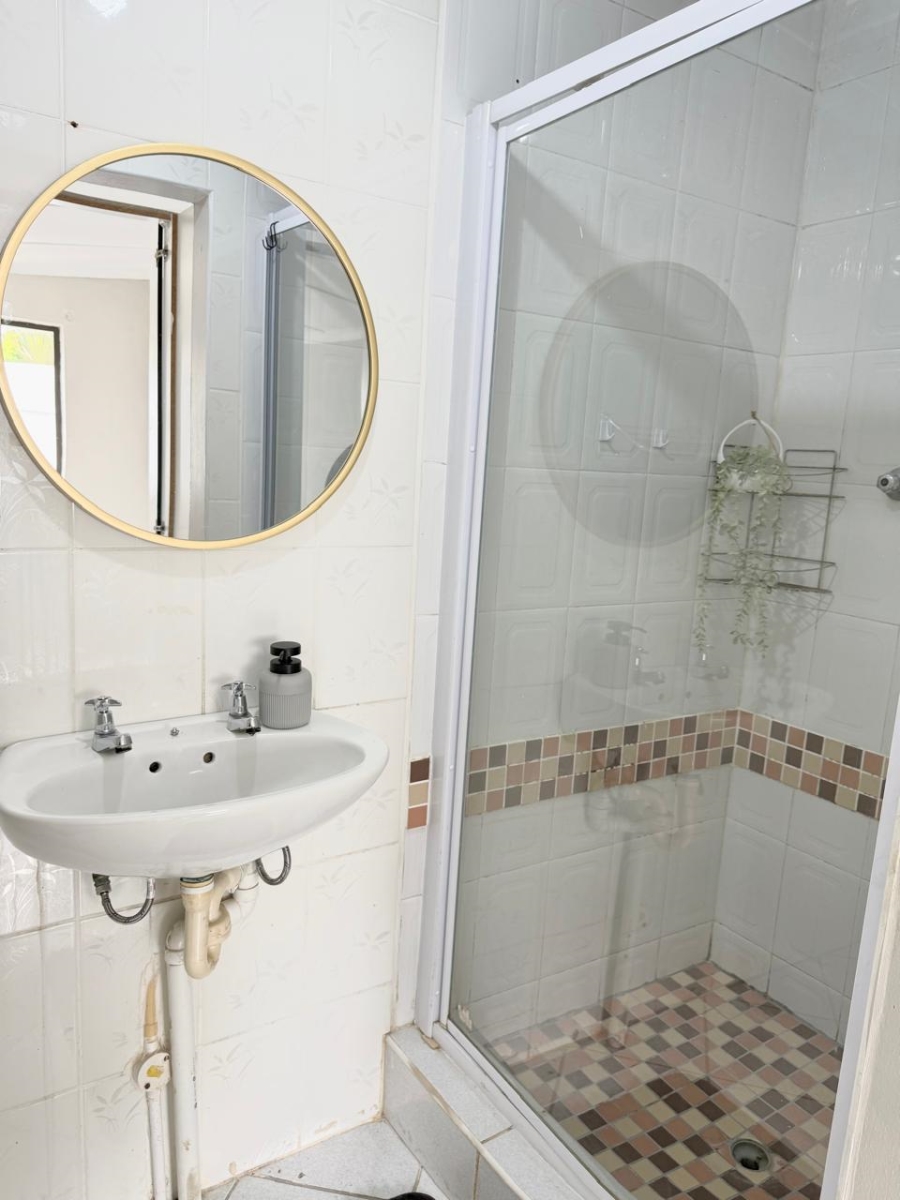 To Let 1 Bedroom Property for Rent in Nahoon Eastern Cape